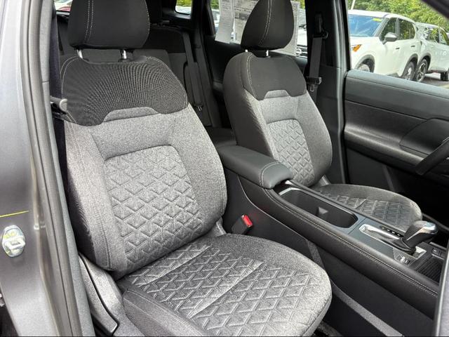 Photo of 2025 Gun Metallic Nissan Kicks