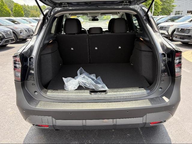 Photo of 2025 Gun Metallic Nissan Kicks