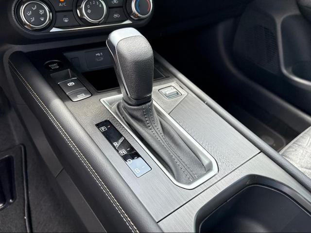 Photo of 2025 Gun Metallic Nissan Kicks
