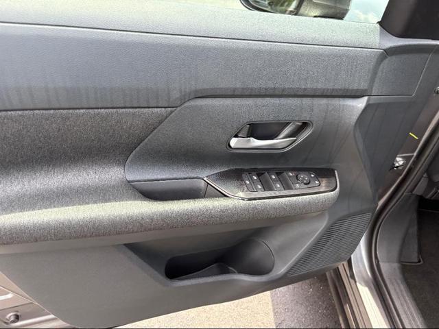 Photo of 2025 Gun Metallic Nissan Kicks