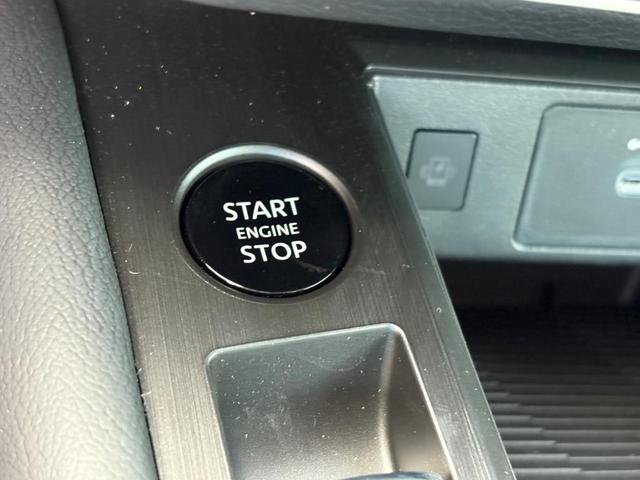 Photo of 2025 Gun Metallic Nissan Kicks