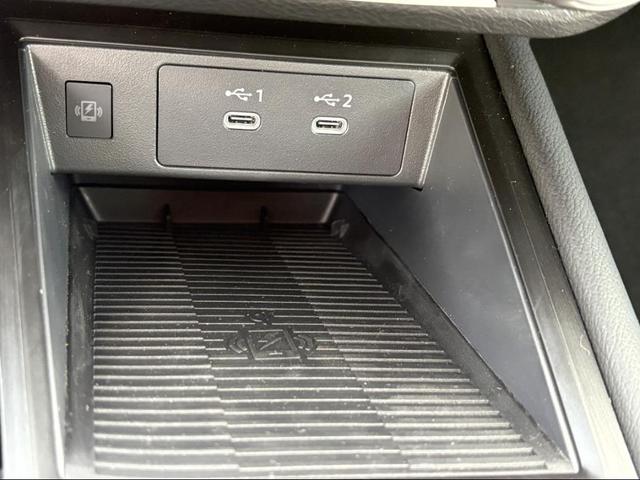Photo of 2025 Super Black Nissan Kicks