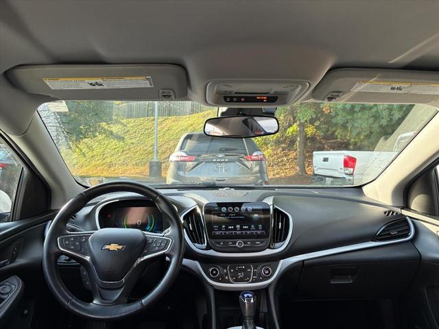 Photo of 2017 Summit White Chevrolet Volt