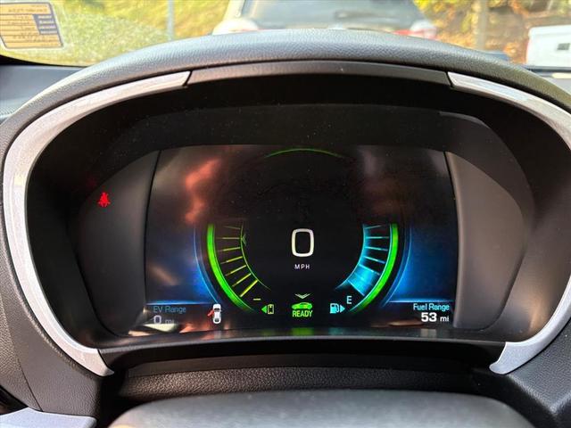 Photo of 2017 Summit White Chevrolet Volt