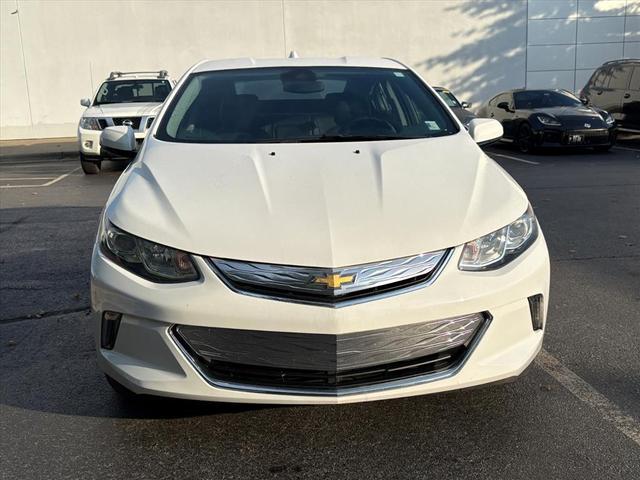 Photo of 2017 Summit White Chevrolet Volt