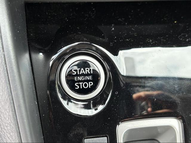 Photo of 2025 Gun Metallic Nissan Versa