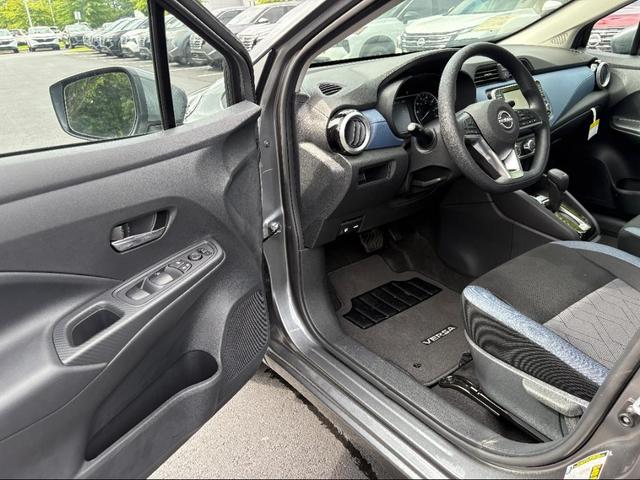 Photo of 2025 Gun Metallic Nissan Versa