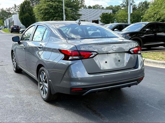 Photo of 2025 Gun Metallic Nissan Versa