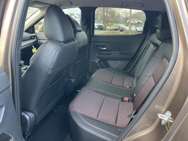 Photo of 2025 Canyon Bronze Metallic Nissan Kicks