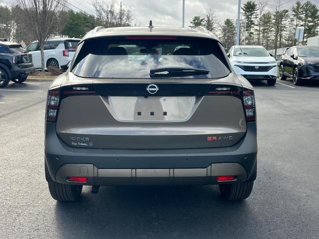 Photo of 2025 Canyon Bronze Metallic Nissan Kicks