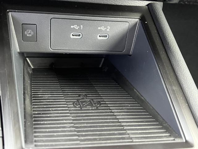 Photo of 2025 Canyon Bronze Metallic Nissan Kicks