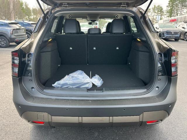 Photo of 2025 Canyon Bronze Metallic Nissan Kicks