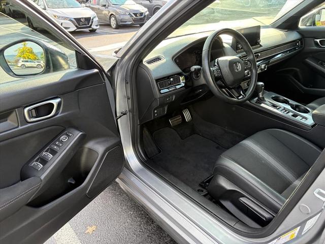 Photo of 2022 Silver Metallic Honda Civic