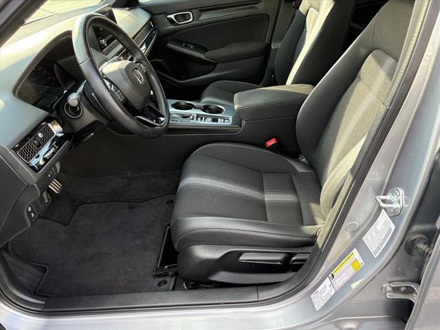 Photo of 2022 Silver Metallic Honda Civic