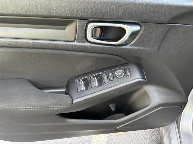 Photo of 2022 Silver Metallic Honda Civic