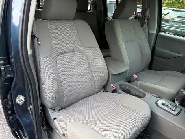 Photo of 2020 Arctic Blue Metallic Nissan Frontier