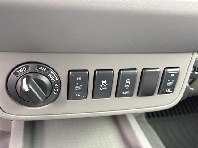 Photo of 2020 Arctic Blue Metallic Nissan Frontier