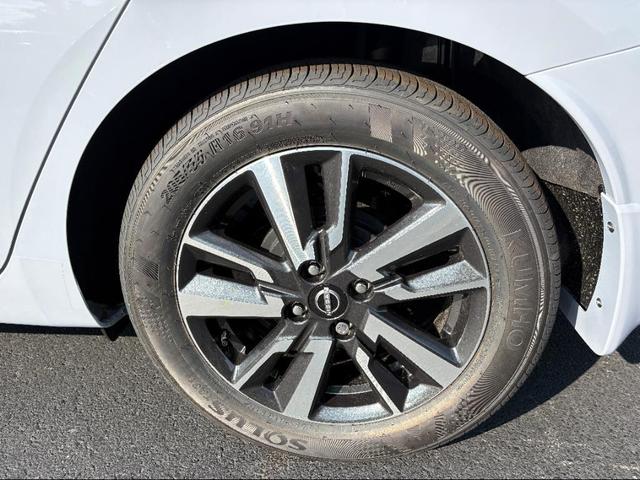 Photo of 2025 Gray Sky Pearl Nissan Versa