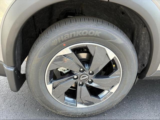 Photo of 2025 Gun Metallic Nissan Rogue