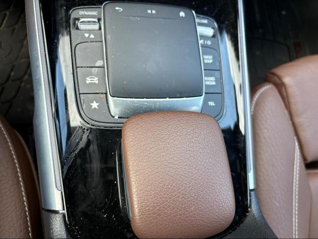 Photo of 2021 Night Black Mercedes-Benz GLB 250