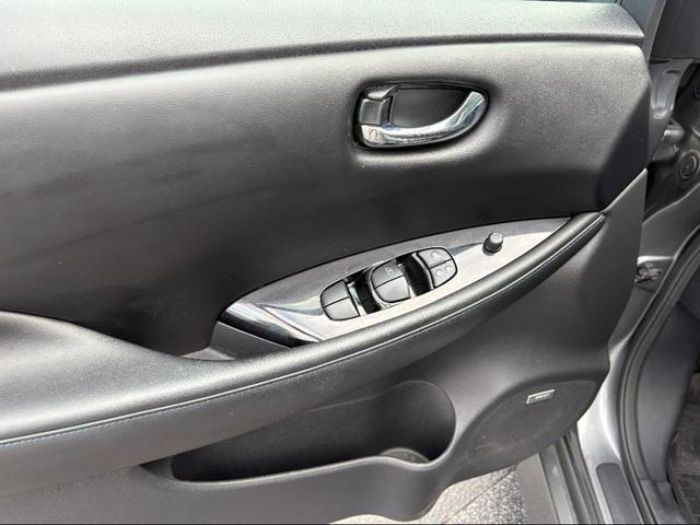 Photo of 2020 Gun Metallic Nissan Leaf