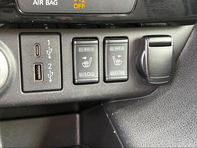 Photo of 2020 Gun Metallic Nissan Leaf