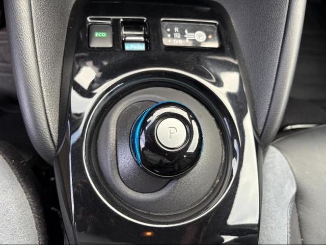 Photo of 2020 Gun Metallic Nissan Leaf