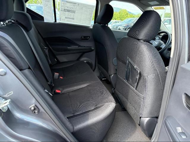 Photo of 2025 Gun Metallic Nissan Kicks