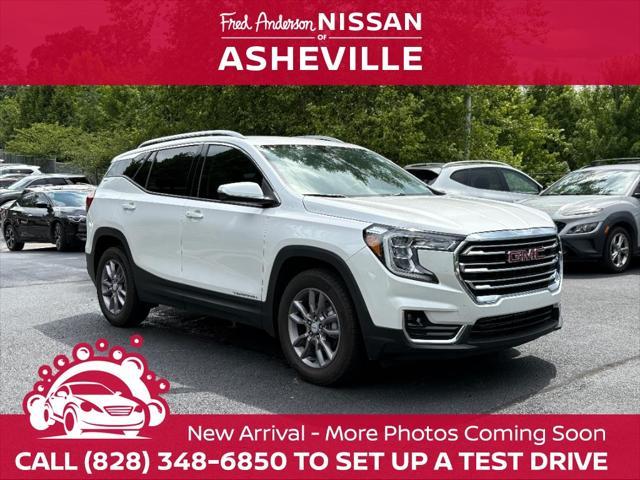 Photo of 2023 White Frost Tricoat GMC Terrain