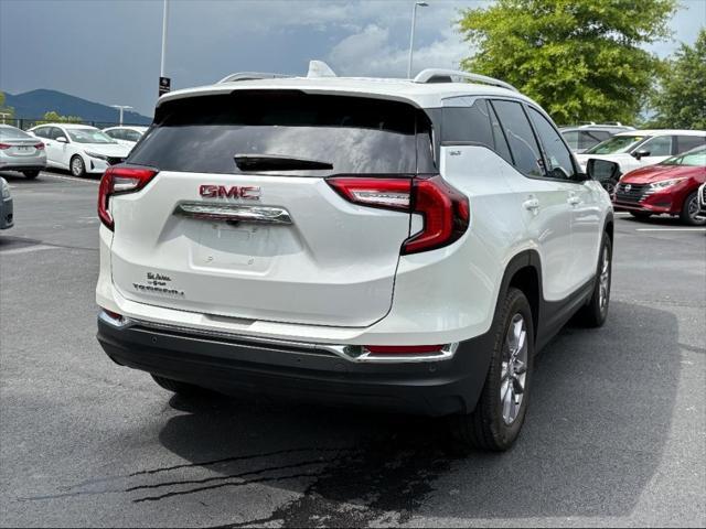 Photo of 2023 White Frost Tricoat GMC Terrain