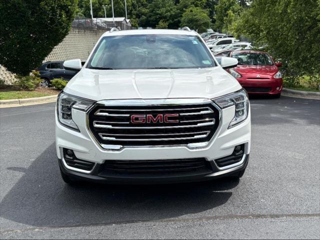 Photo of 2023 White Frost Tricoat GMC Terrain