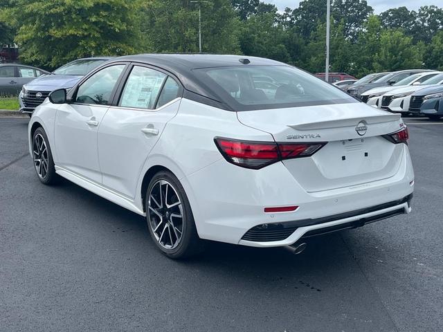 Photo of 2025 Aspen White Tricoat/Super Black Nissan Sentra