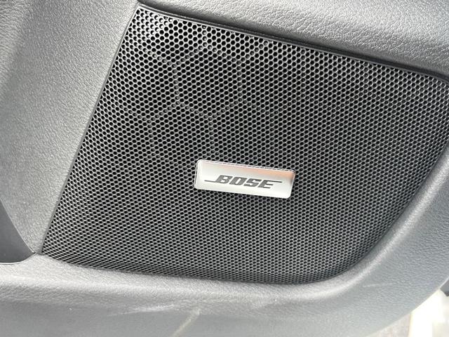 Photo of 2025 Aspen White Tricoat/Super Black Nissan Sentra