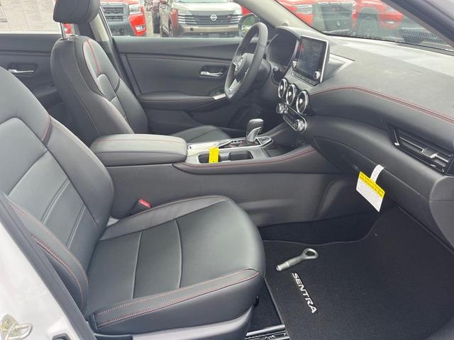 Photo of 2025 Aspen White Tricoat/Super Black Nissan Sentra