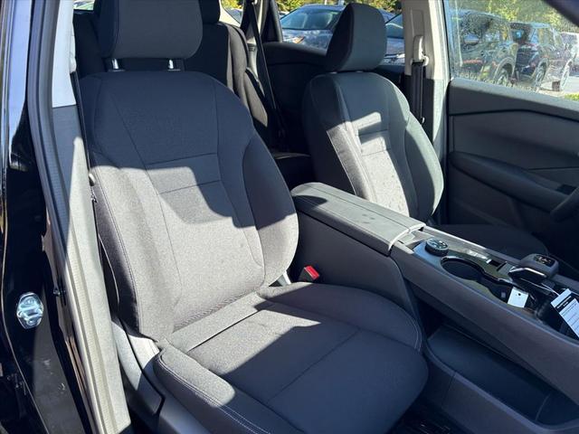 Photo of 2026 Super Black Nissan Rogue