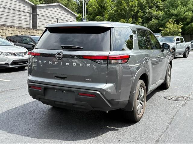 Photo of 2025 Gun Metallic Nissan Pathfinder