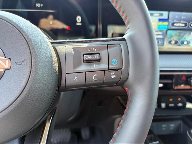 Photo of 2025 Gun Metallic Nissan Kicks