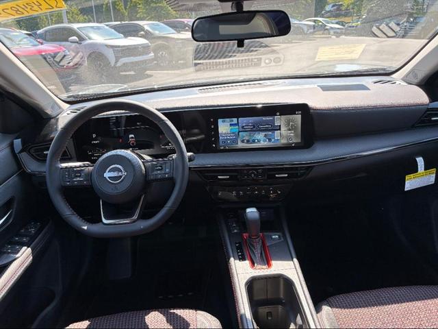 Photo of 2025 Gun Metallic Nissan Kicks