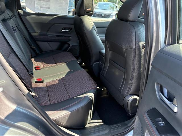 Photo of 2025 Gun Metallic Nissan Kicks