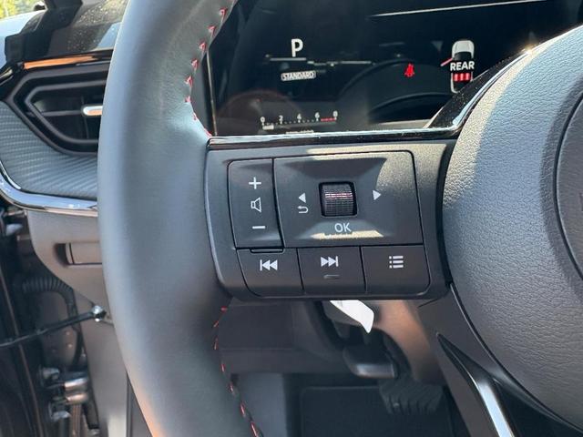 Photo of 2025 Gun Metallic Nissan Kicks