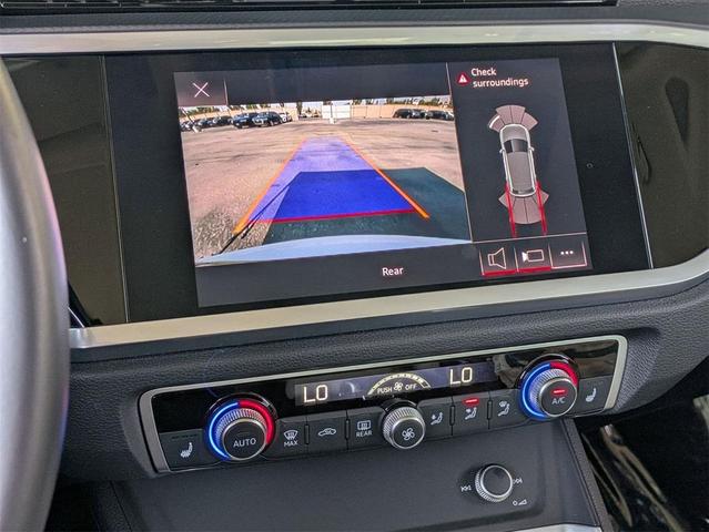Photo of 2022 Ibis White Audi Q3