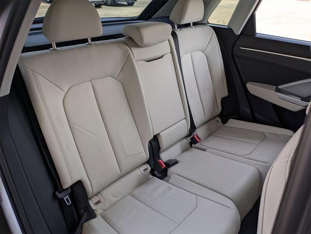 Photo of 2022 Ibis White Audi Q3
