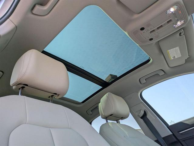 Photo of 2022 Ibis White Audi Q3