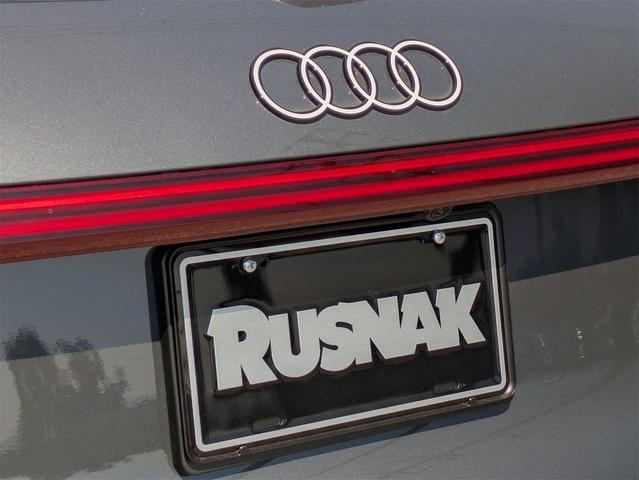 Photo of 2025 Tambora Gray Metallic Audi Q5
