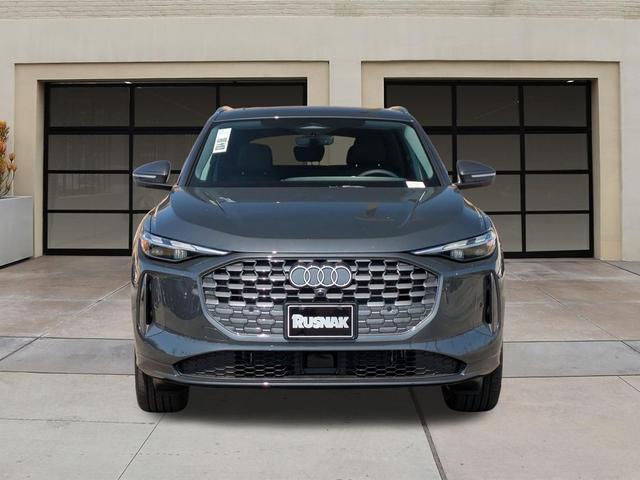 Photo of 2025 Tambora Gray Metallic Audi Q5