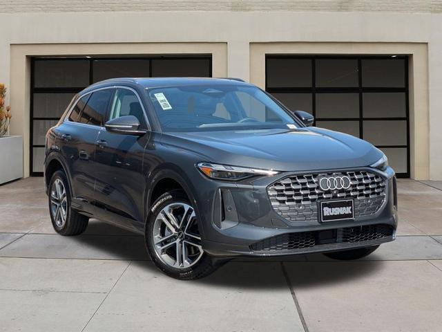 Photo of 2025 Tambora Gray Metallic Audi Q5