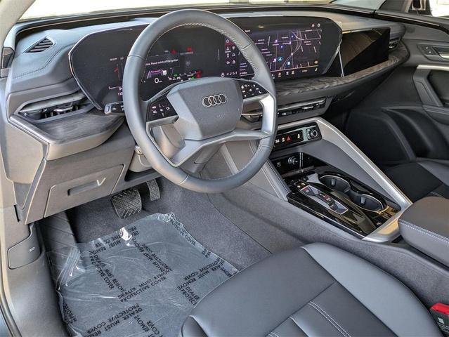 Photo of 2025 Tambora Gray Metallic Audi Q5