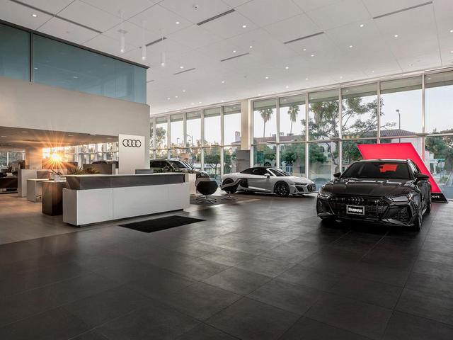 Photo of 2025 Mythos Black Metallic Audi Q5
