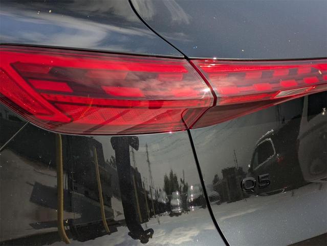 Photo of 2025 Mythos Black Metallic Audi Q5