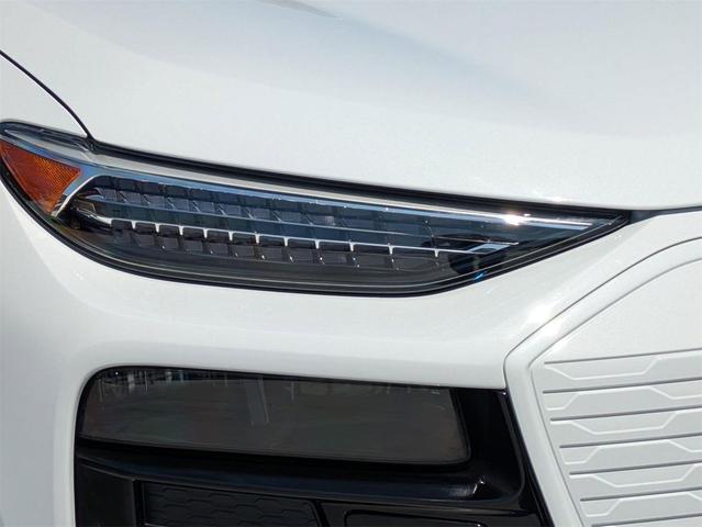Photo of 2025 Glacier White Audi Q6 e-tron